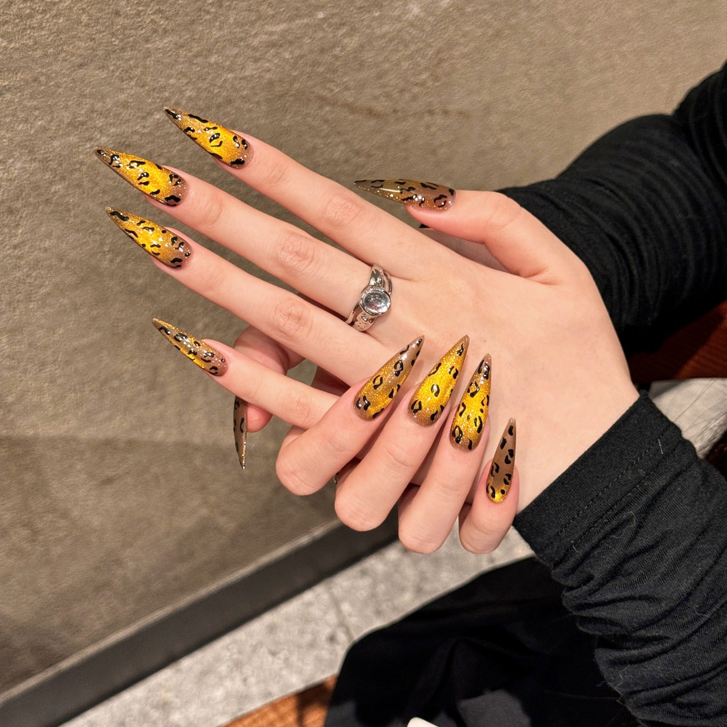 Golden Leopard Print Press - on Nails
