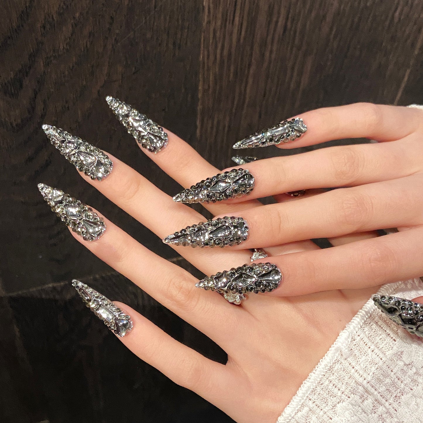 Silver Gemstone Glam Press - on Nails