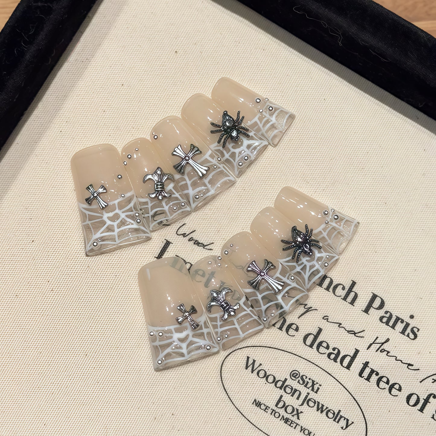 Nude Gothic Spider Web Press - on Nails