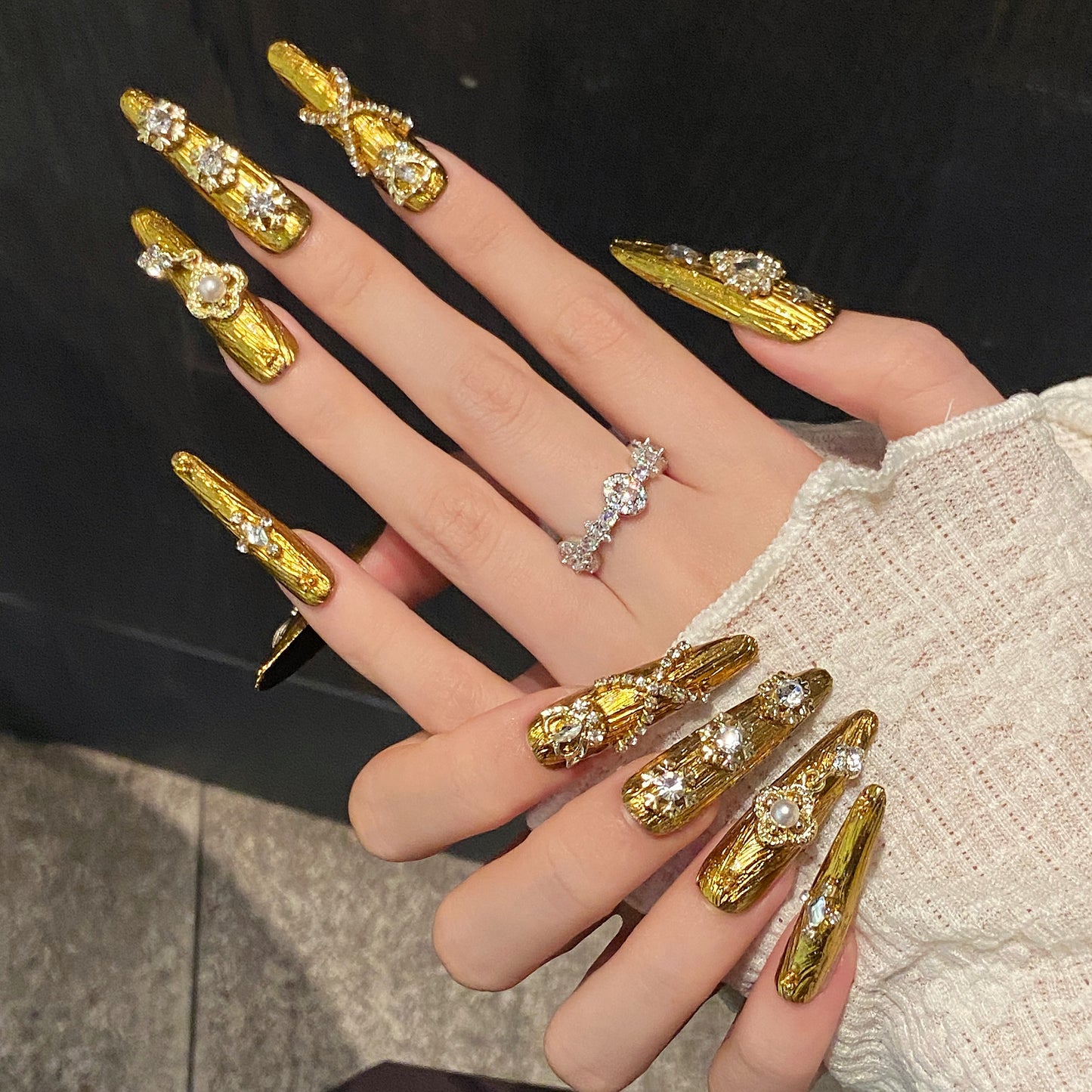 Gold Luxurious Diamond - Pearl Elegant Press - on Nails