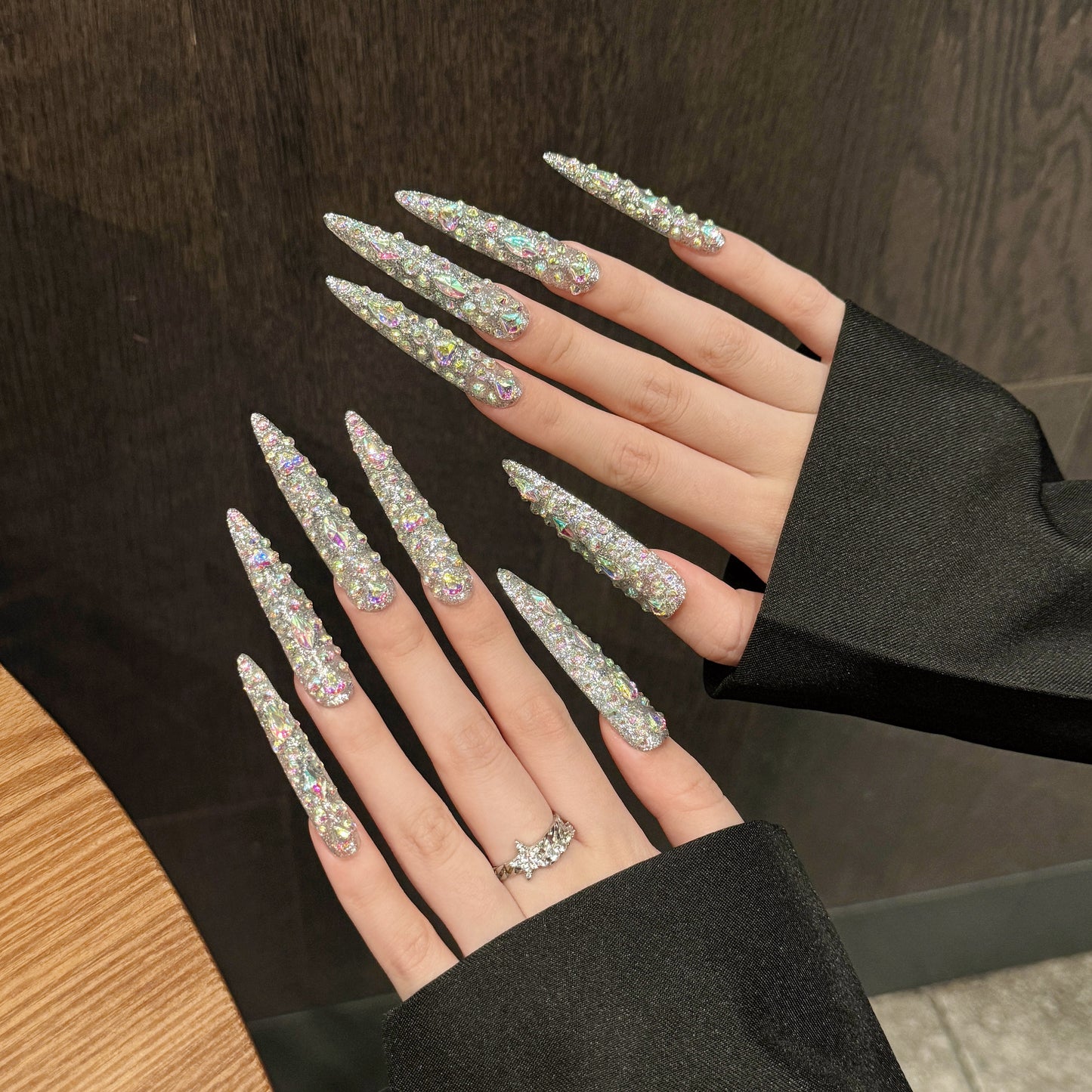 Sparkling Diamond Glam Press - on Nails