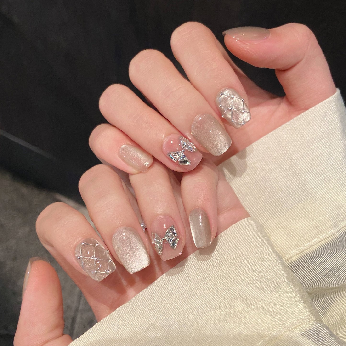 Silver & Pink Elegant Glam Press - on Nails
