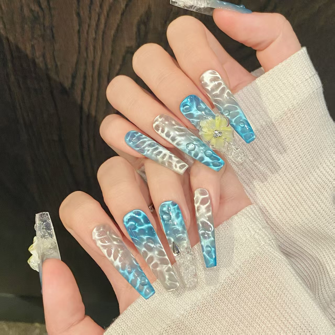 Blue - Transparent Wave Floral Diamond Press - on Nails