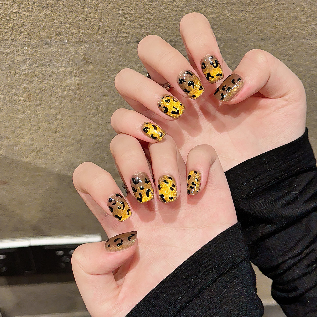 Golden Leopard Print Press - on Nails