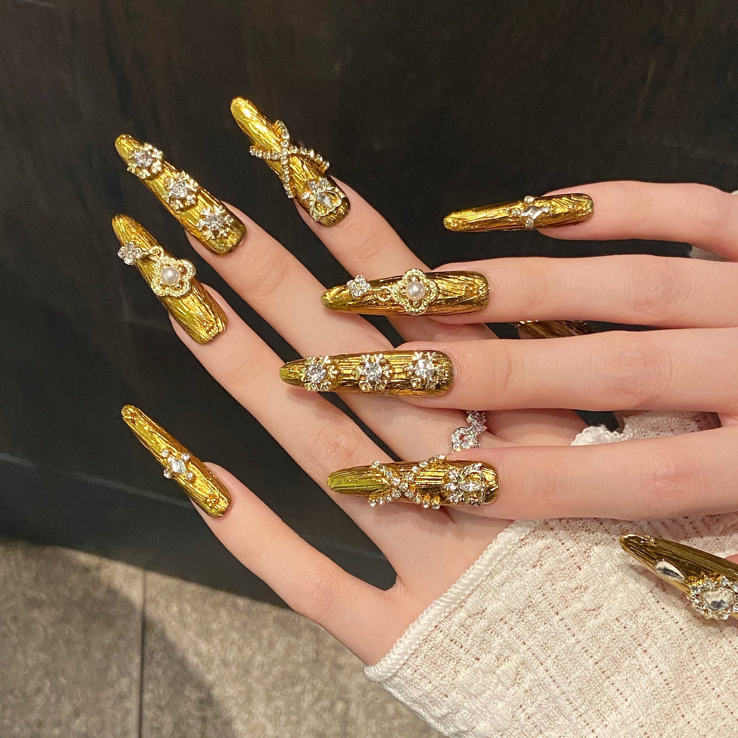 Gold Luxurious Diamond - Pearl Elegant Press - on Nails