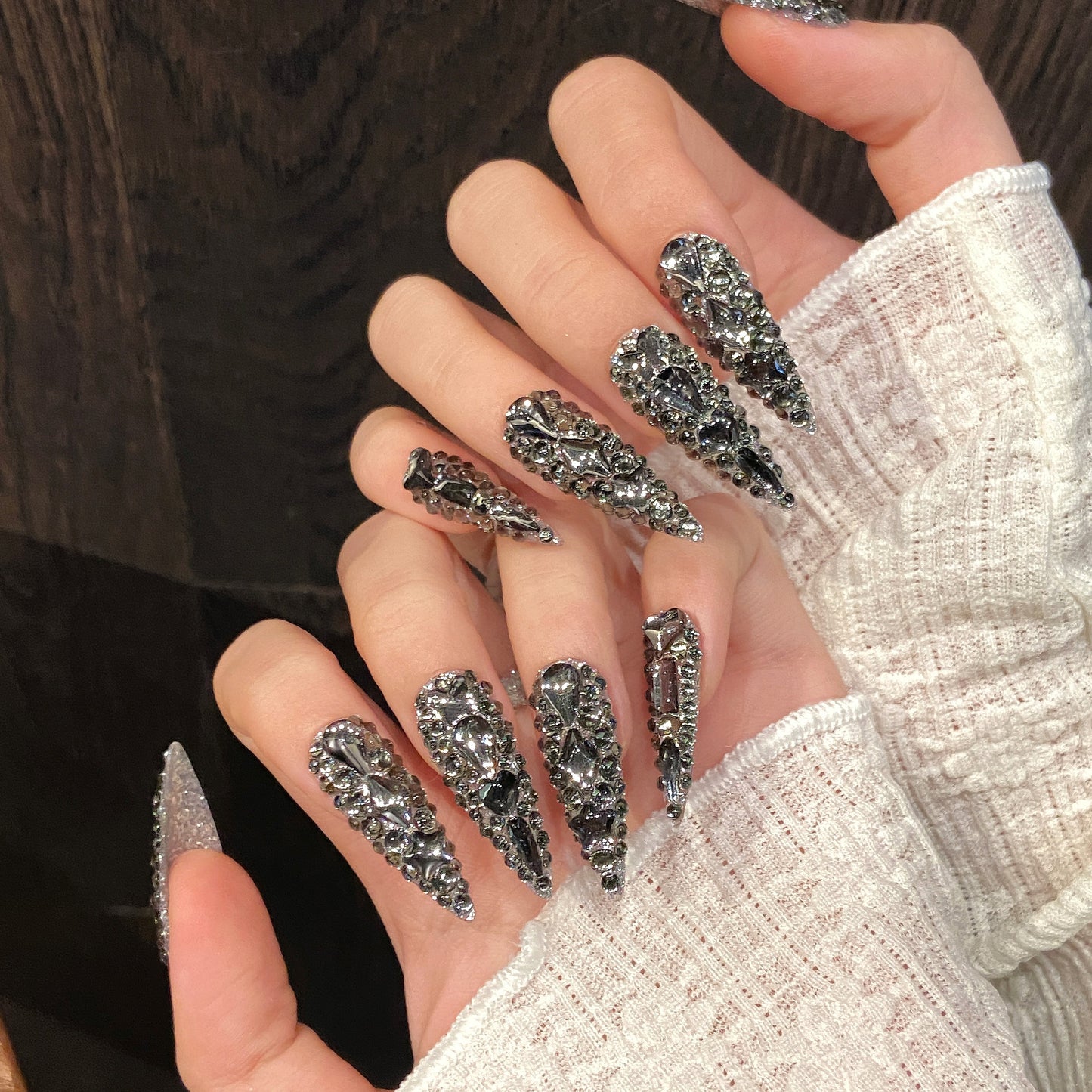 Silver Gemstone Glam Press - on Nails
