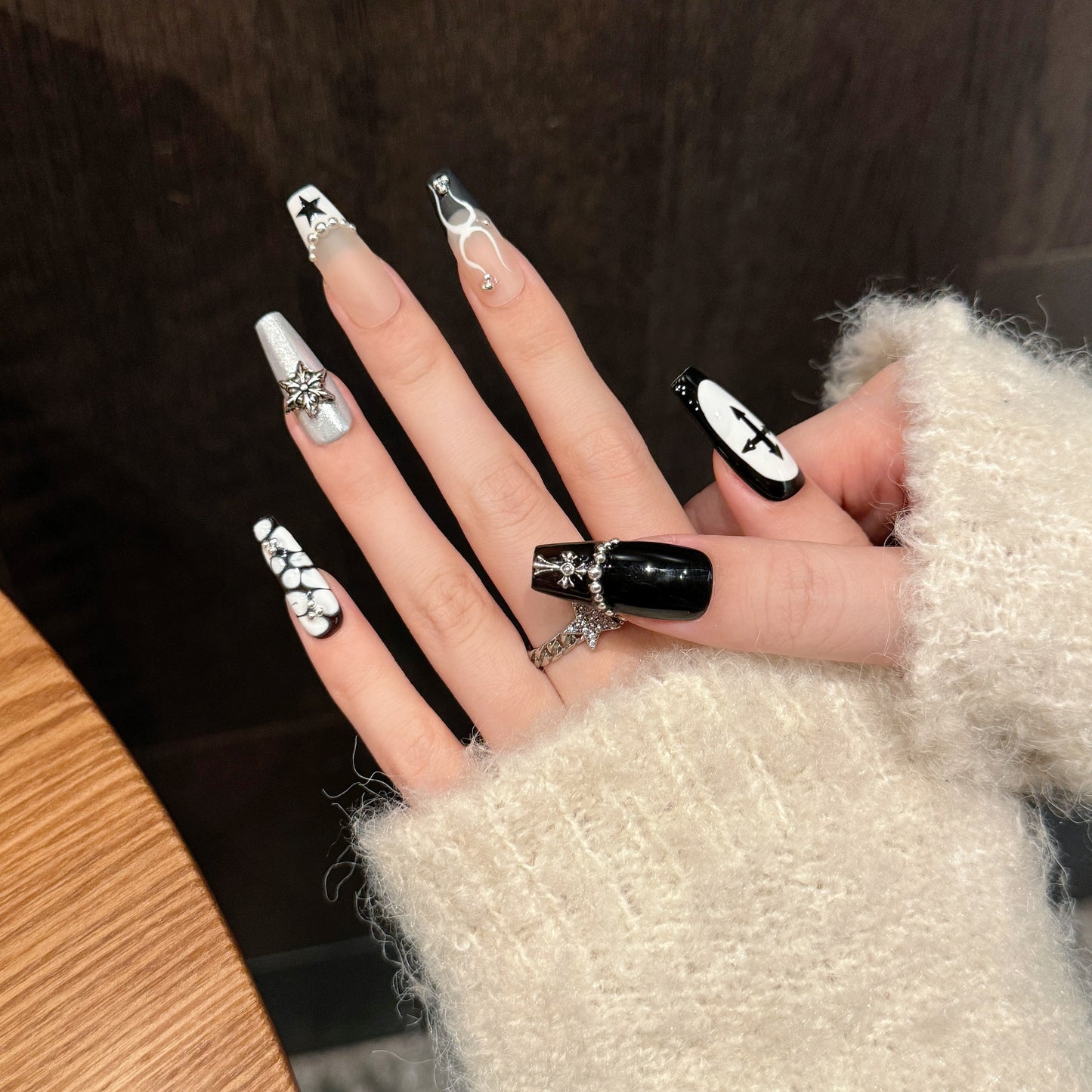 Dark Gothic Star Chain Press - on Nails