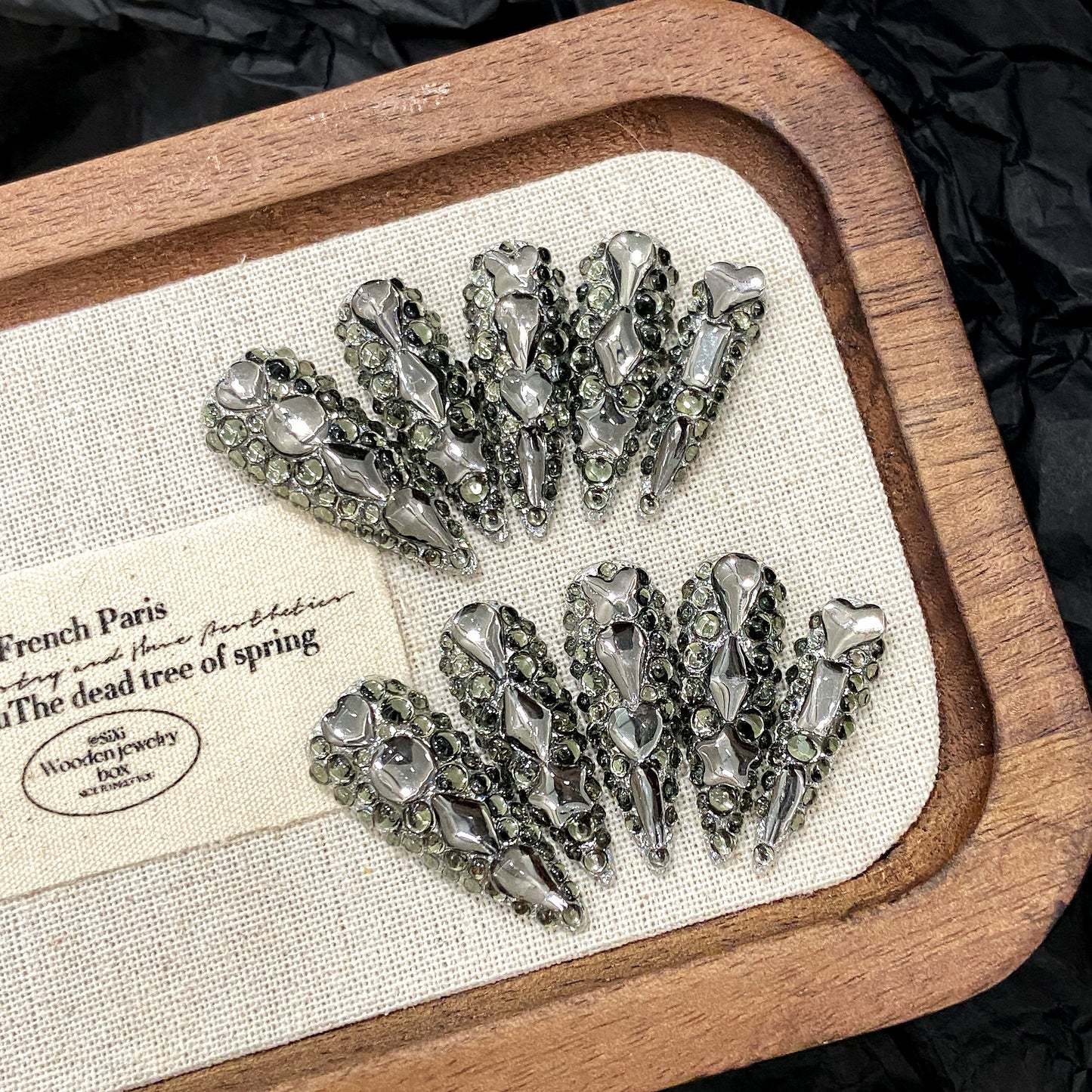 Silver Gemstone Glam Press - on Nails