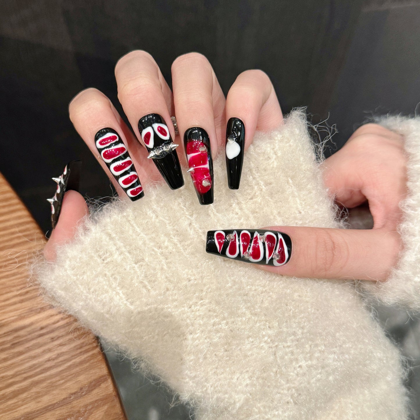 Black - Red Snake Skin Rivet Press - on Nails