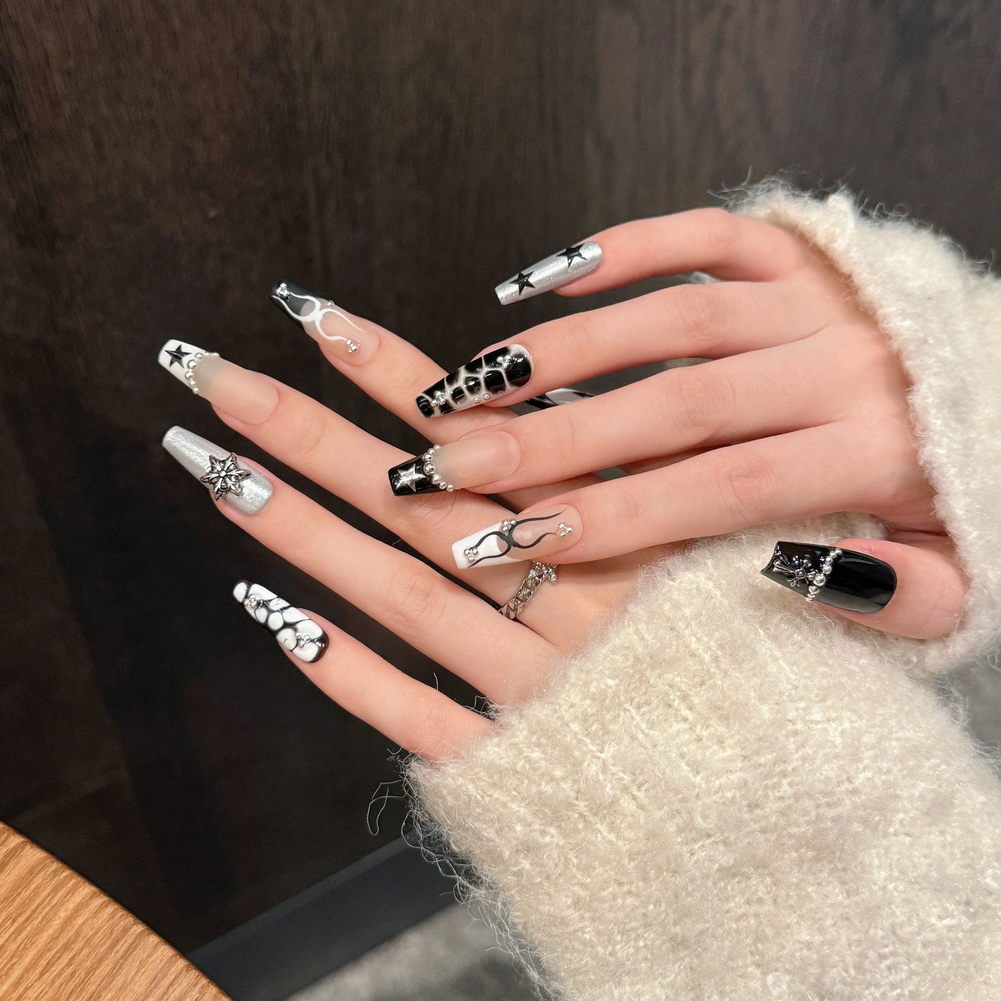 Dark Gothic Star Chain Press - on Nails